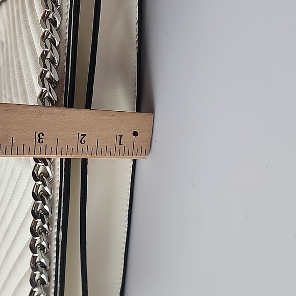 NWT. Aldo White Purse. - Picture 16 of 16